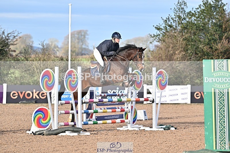 251126-093925-00048 - Cls 0 + 1, Clear Round, British Novice and 90cm