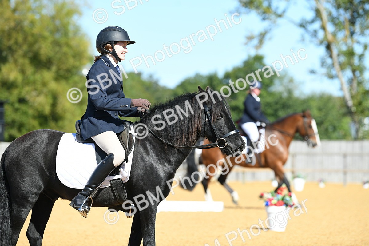 SBM_18203 - D4 - Small Tour Championship - Intro B