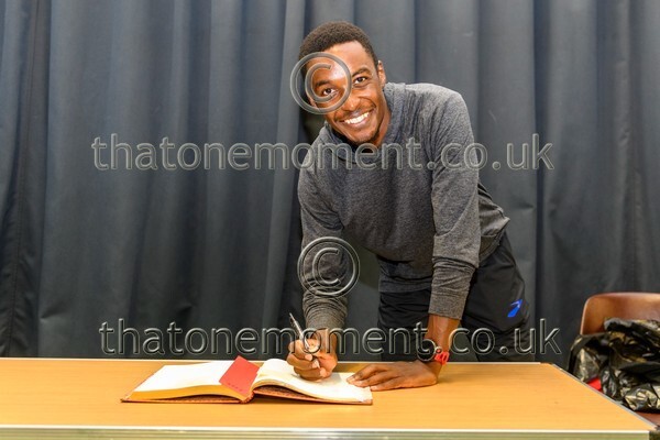 Monument25-520910 - Set Five