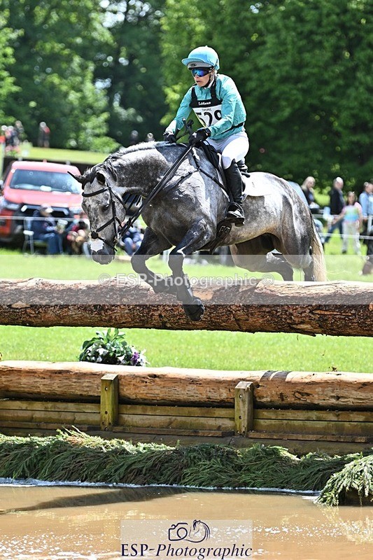 240526-121728-21920 - 529-SBH_BIG_WALL-Izzy_Taylor