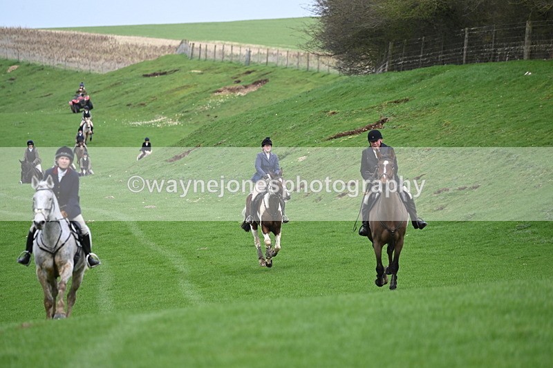 WJ6_9248 - Line Three