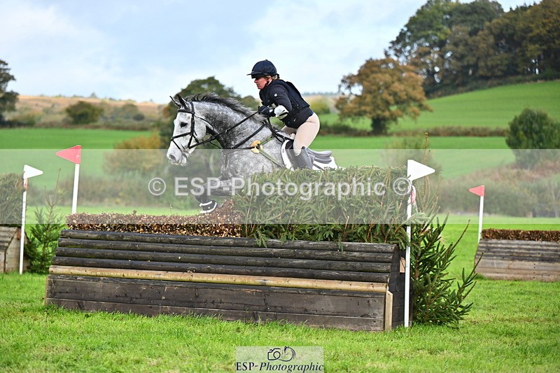 251025A-104854-16879 - D-360-Hannah.Norvill