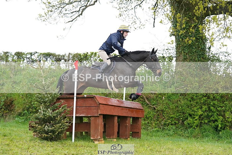 250418-101850-00966 - 051-Alex.Jupp-CARRY.ON.REGARDLESS