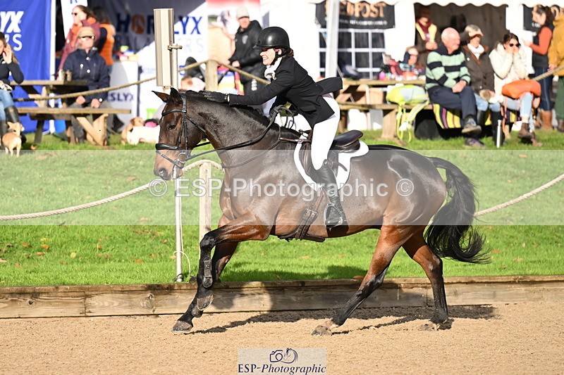 251024A-101308-06360 - B-132-Hannah.R.Jones