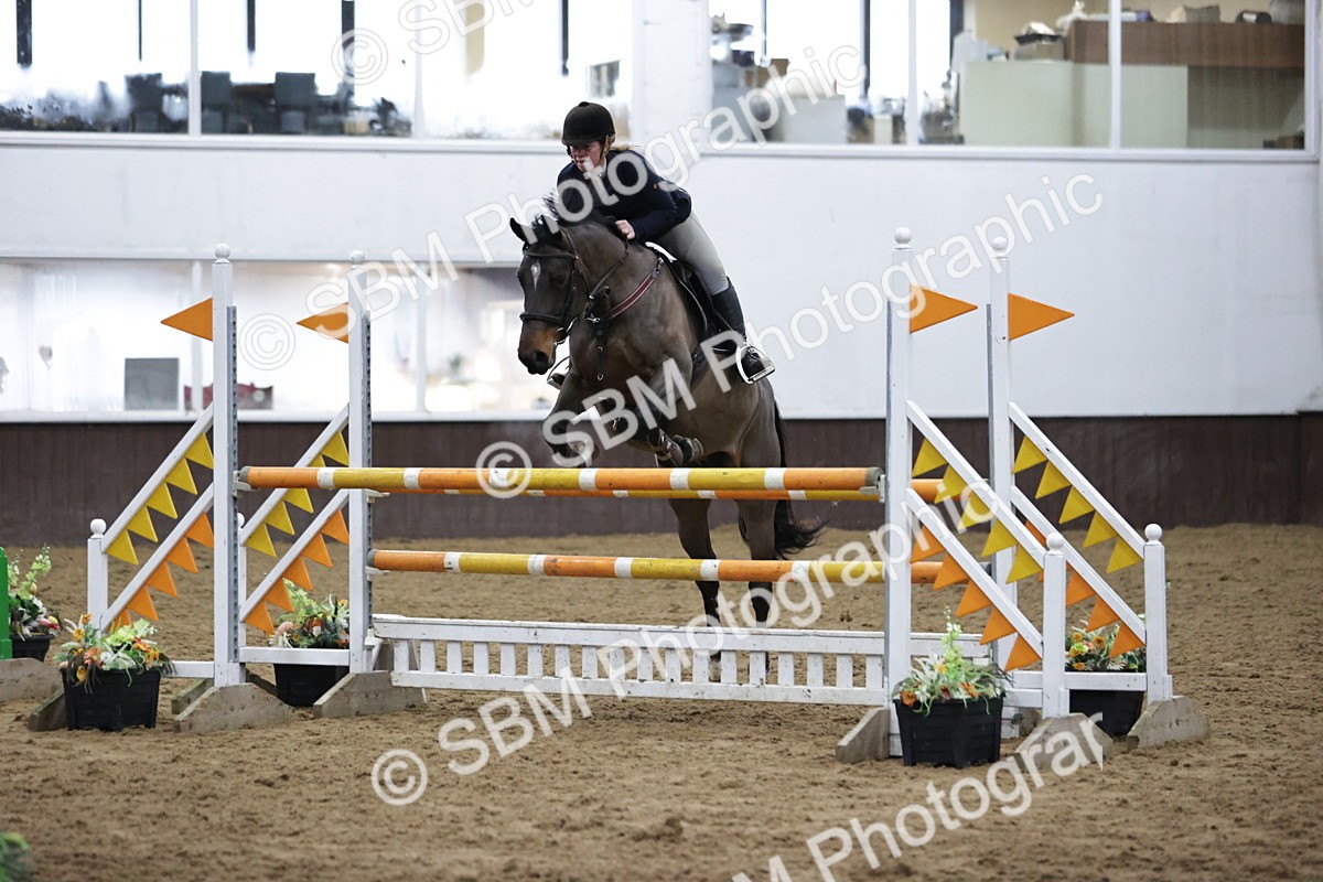 SBM_001184 - Class 4 - Senior Newcomers/ 1.10m Open