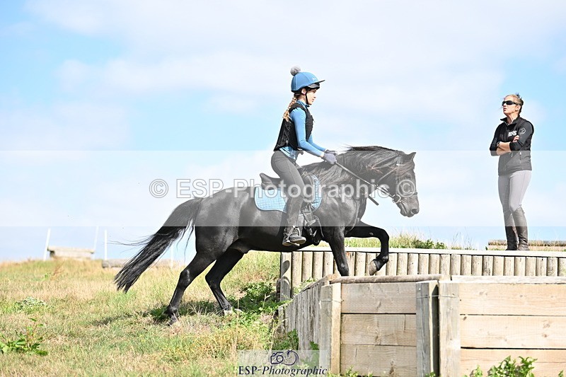 250821B-105032-00179 - Group B - Danielle