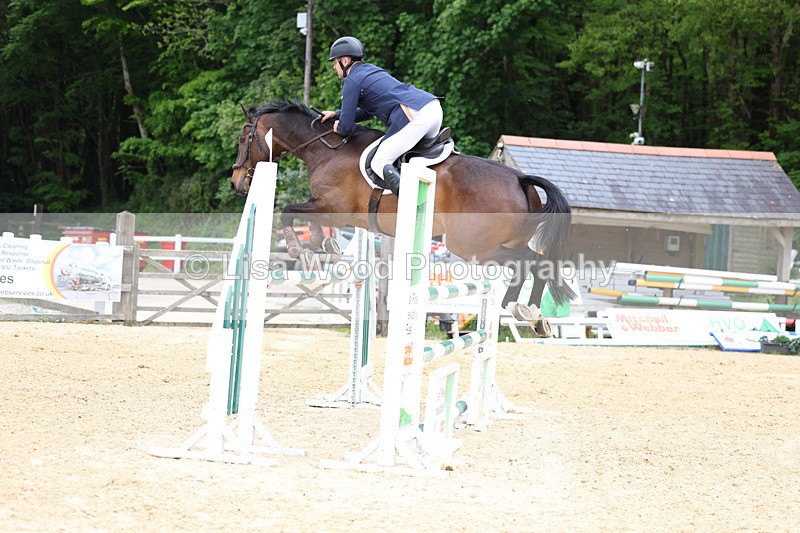 3E7A9461 - Class 8: Senior Newcomers/1.10m open