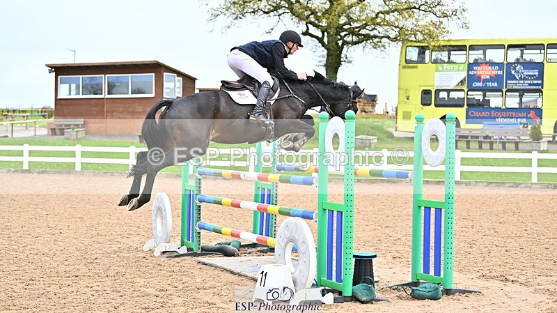 240501A-135016-00868 - Cls 8 Snr Foxhunter and 1.20m Open