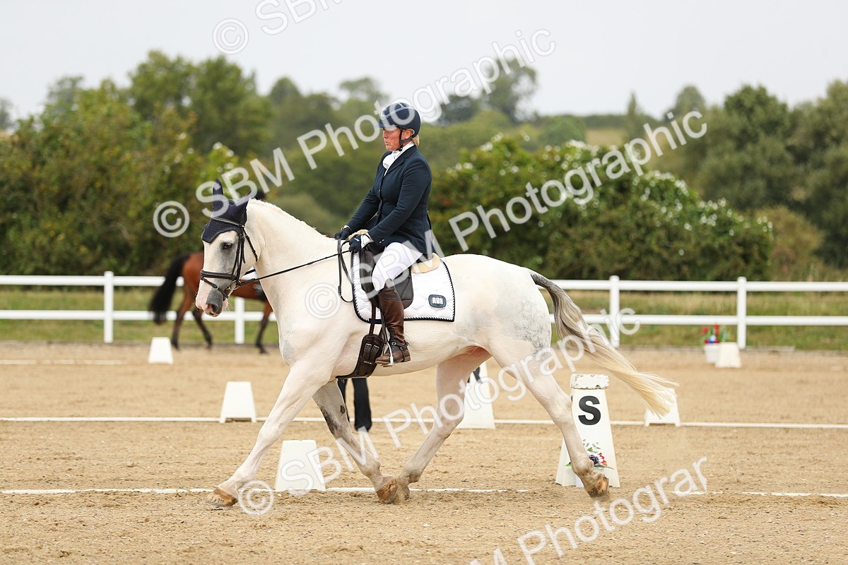 SBM_017622 - Class 13 - Novice 23 - 14.27-15.16