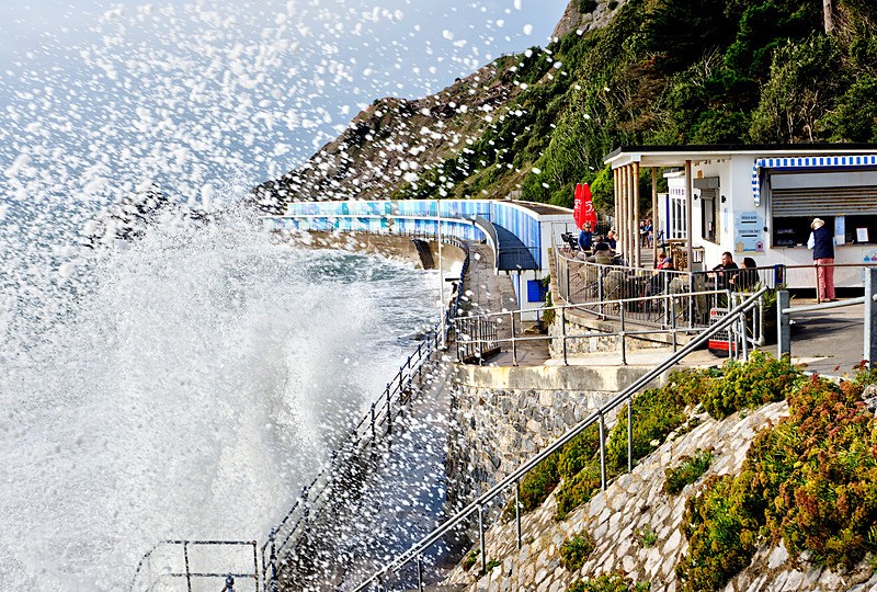 TQ217 - Rough seas at Meadfoot Beach Torquay - Greetings Cards Meadfoot and Ansteys