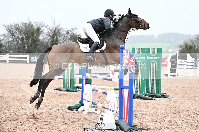 251205-124536-00527 - Cls 7 Snr Newcomers and 1.10m