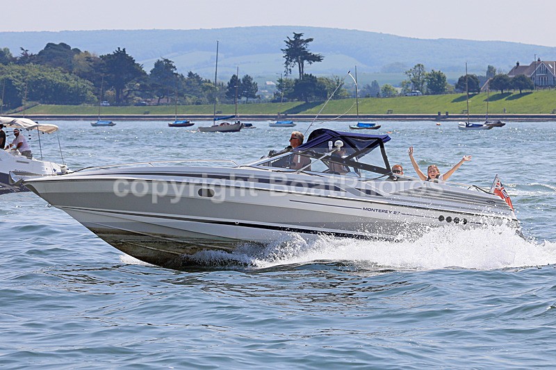 180528 BOYS TOY - SUNSEEKER MONTEREY 27 1Y3A2973 - Motorboats - Open
