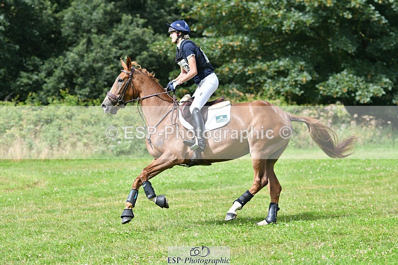 240804-103713-10422 - 353-Maja_Hullah-ORANJE_SPR