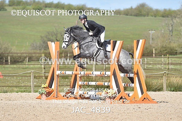 JAC_4839 - CLASS 13 SAT Senior BritiNovice/ 90cm Open