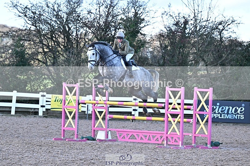 251203-130716-00628 - Cls 4 Newcomers and 1.10m Open