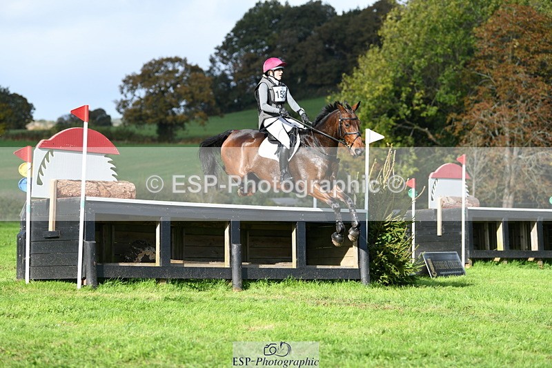 251024A-131233-11936 - B-158-Hannah.Hobhouse
