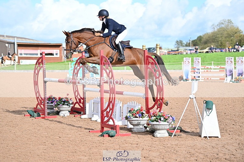 231014A-104751-04219 - Cls 18 Newcomers & 1.10m Open