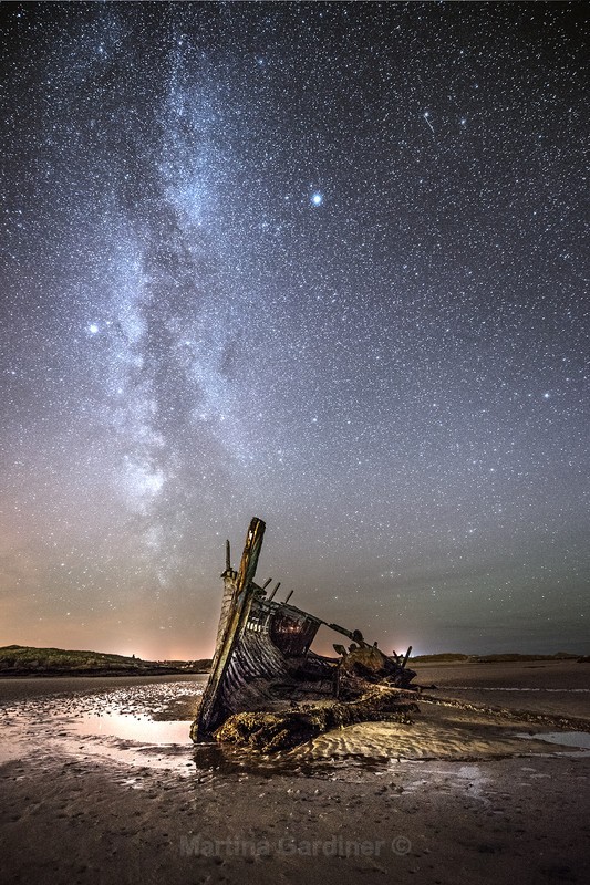 Bád Eddie (Portrait Style) - Ireland by Night