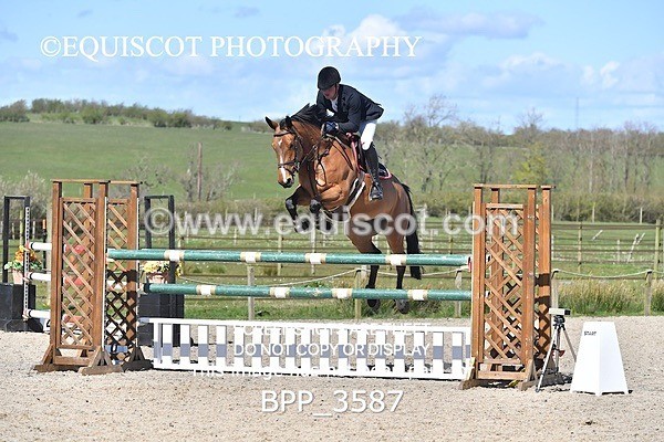 BPP_3587 - CLASS 7 Senior Foxhunter/ 1.20m Open