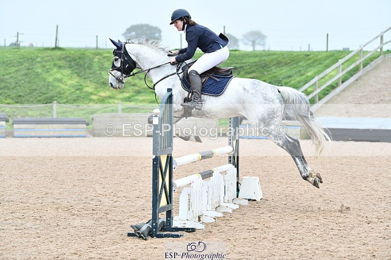 241102A-112612-04291 - SAT Cls 9 British Novice and 90cm Open