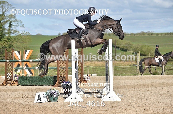 JAC_4616 - CLASS 11 SAT Andrew Hamilton Coach, RHS Foxhunter Championship Qualifier