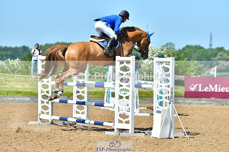 230527A-120020-04337 - Cls 15 Foxhunter