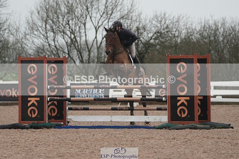251207-115811-01925 - Cls 20 Snr Newcomers and 1.10m