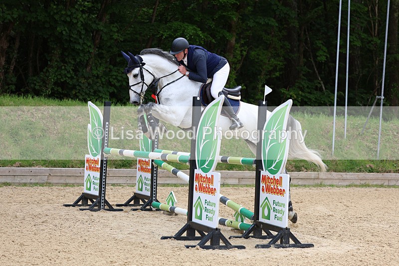 3E7A9398 - Class 8: Senior Newcomers/1.10m open
