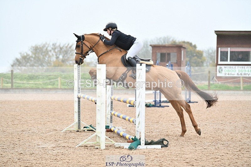 241102A-114033-04368 - SAT Cls 9 British Novice and 90cm Open