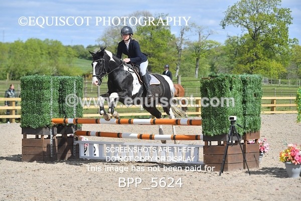 BPP_5624 - CLASS 24 SUN Senior BritiNovice/ 90cm Open