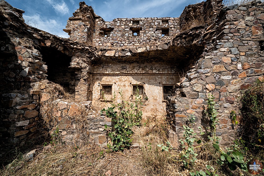 Abandoned Bhangarh Fort, India | City Ruins - ABANDONED INDIA