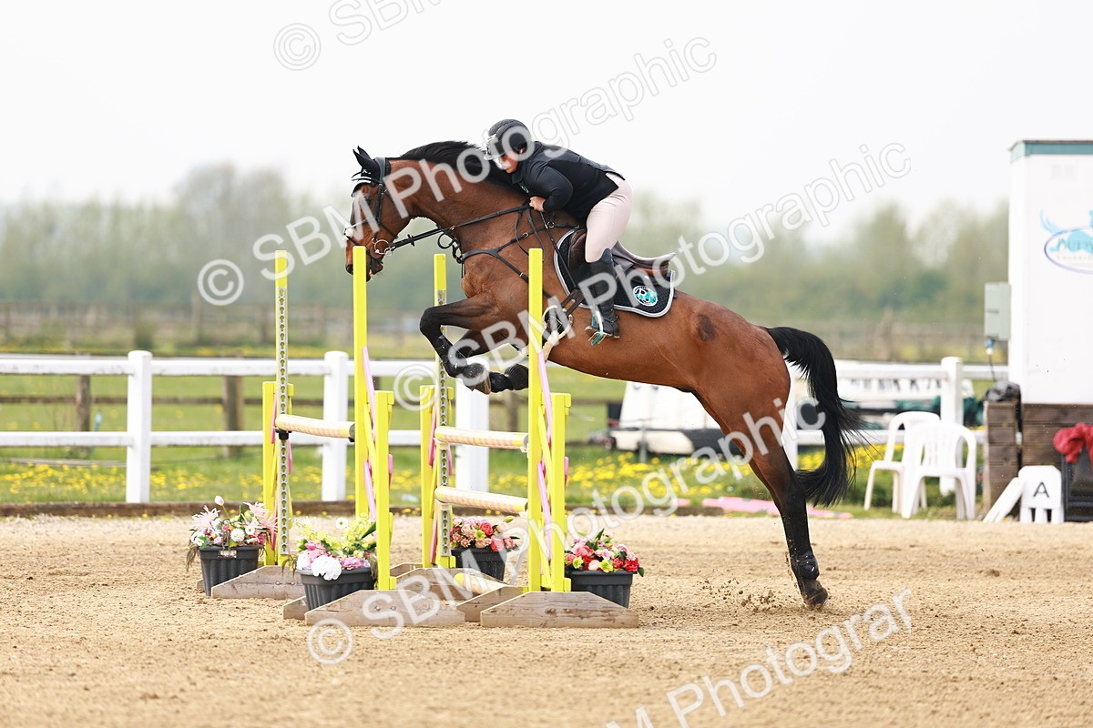  - Class 17 - Senior 1.05m