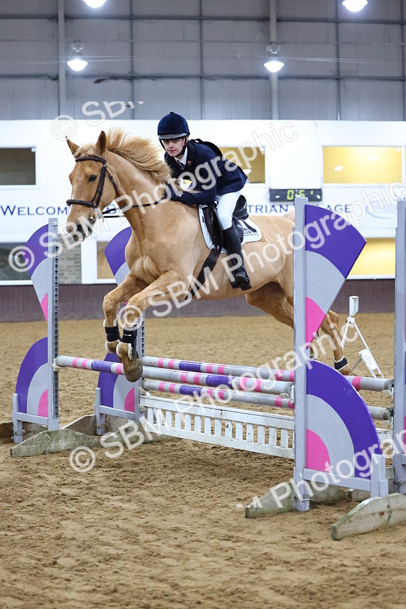 SBM_002549 - Class 6 - Holly & Ivy Stakes - 90cm