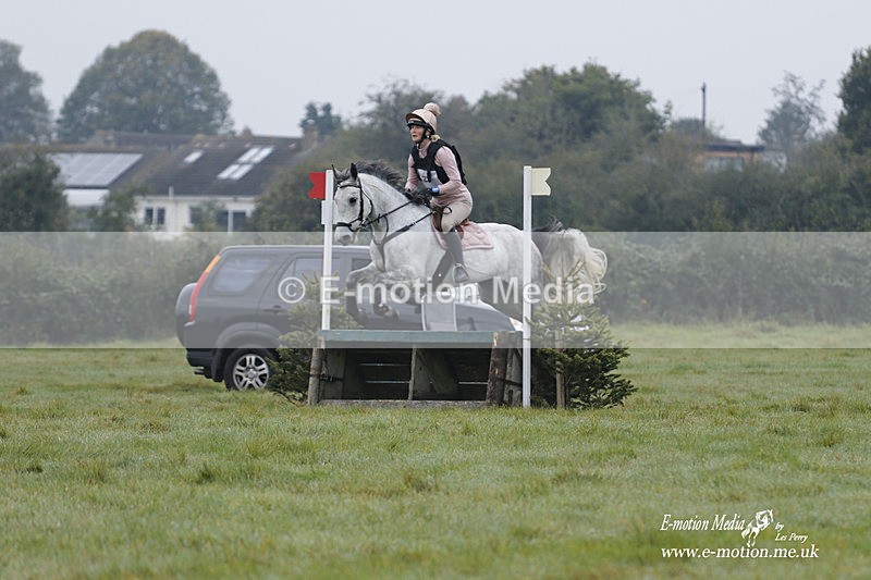 WWHT 171021 0529 - Novice Restricted (0.80m)  17/10/21