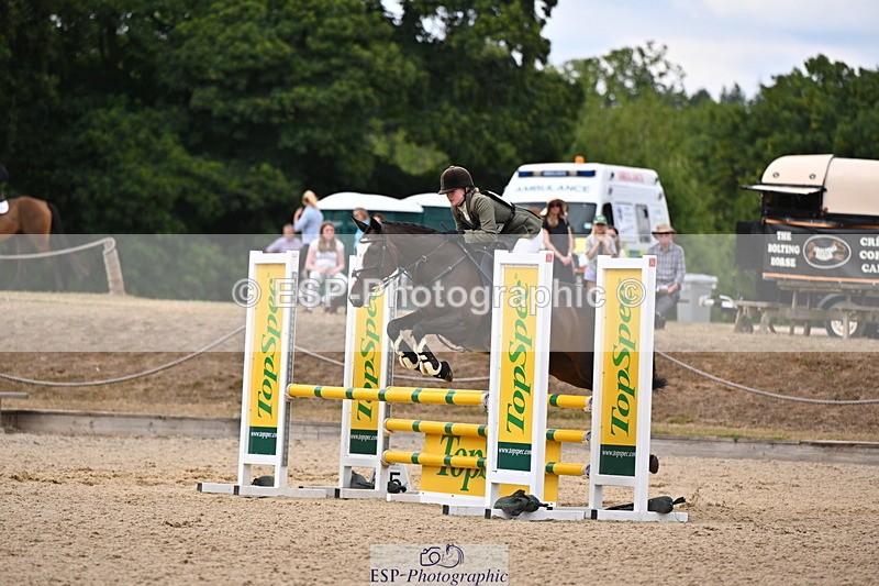 250802A-143337-05923 - F-272-Gemma.Wells-COMBE.BREEZE