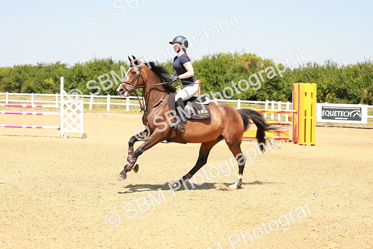 SBM_001393 - Class 4 - Senior Newcomers - 1.10m