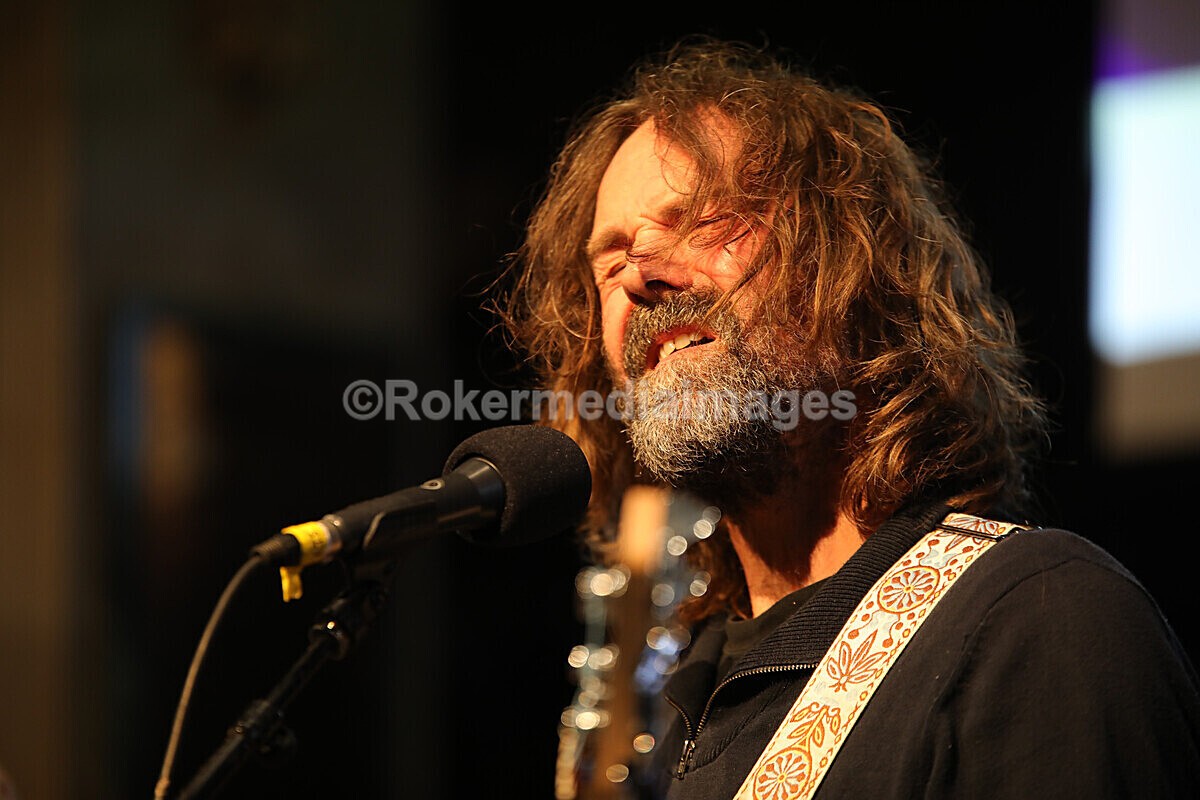 FOLK N BLUES-265 - FOLK and BLUES SEPT 2022