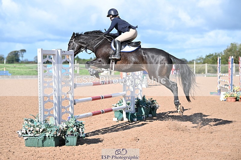 231014A-114122-04460 - Cls 18 Newcomers & 1.10m Open