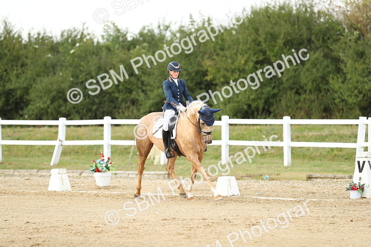 SBM_018497 - Class 14 - Novice 23 - 15.16-16.19