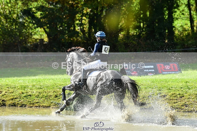 251025A-123257-19693 - F-424-Anastasia.Eaton