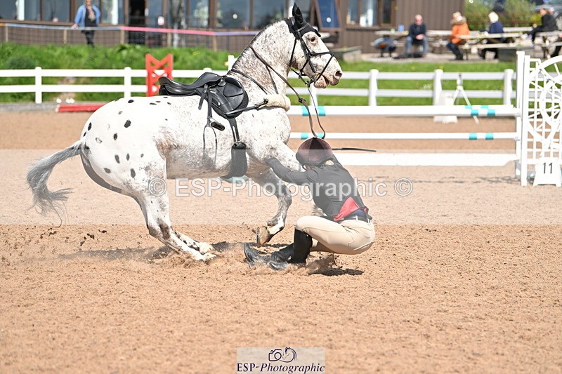 240504A-140851-02154 - Cls 20 & 21 Club & Schools 1m