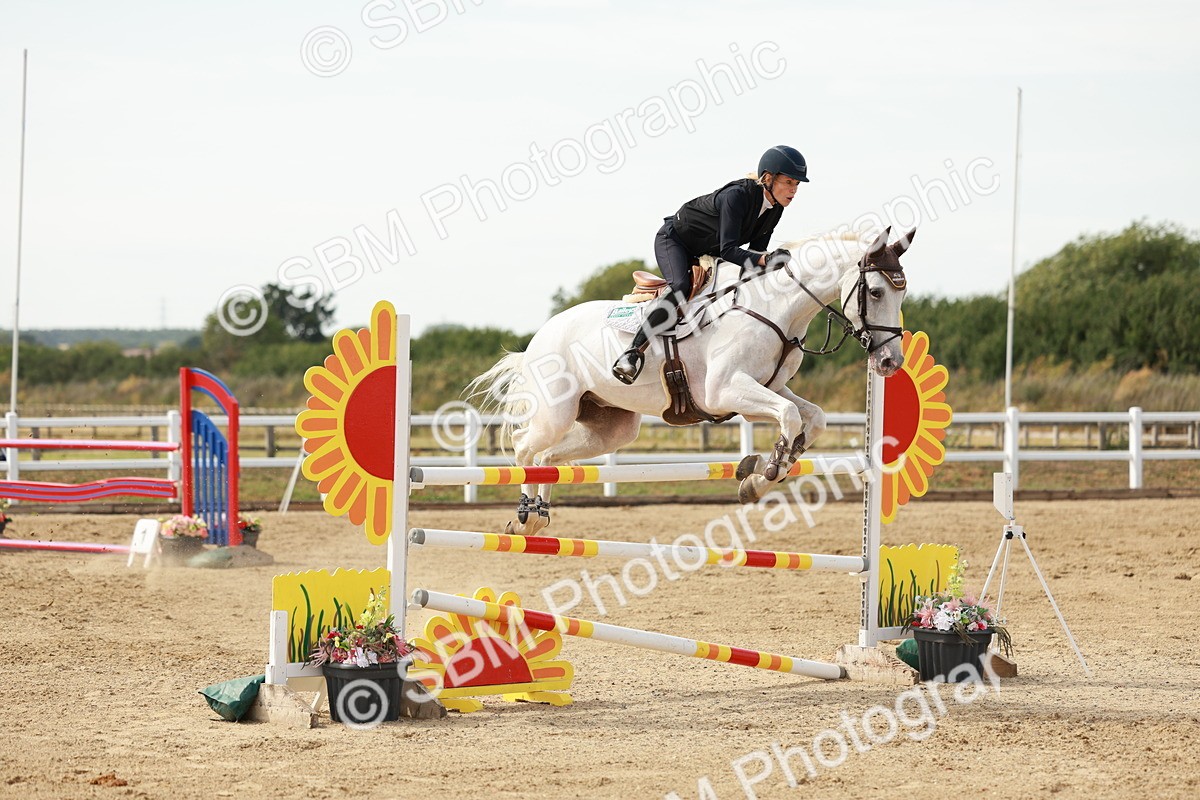 SBM_008254 - Class 4 - Senior Foxhunter - 1.20m Open
