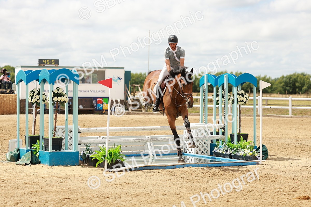 SBM_018468 - Class 21 - Senior Newcomers Championship 2d Rd