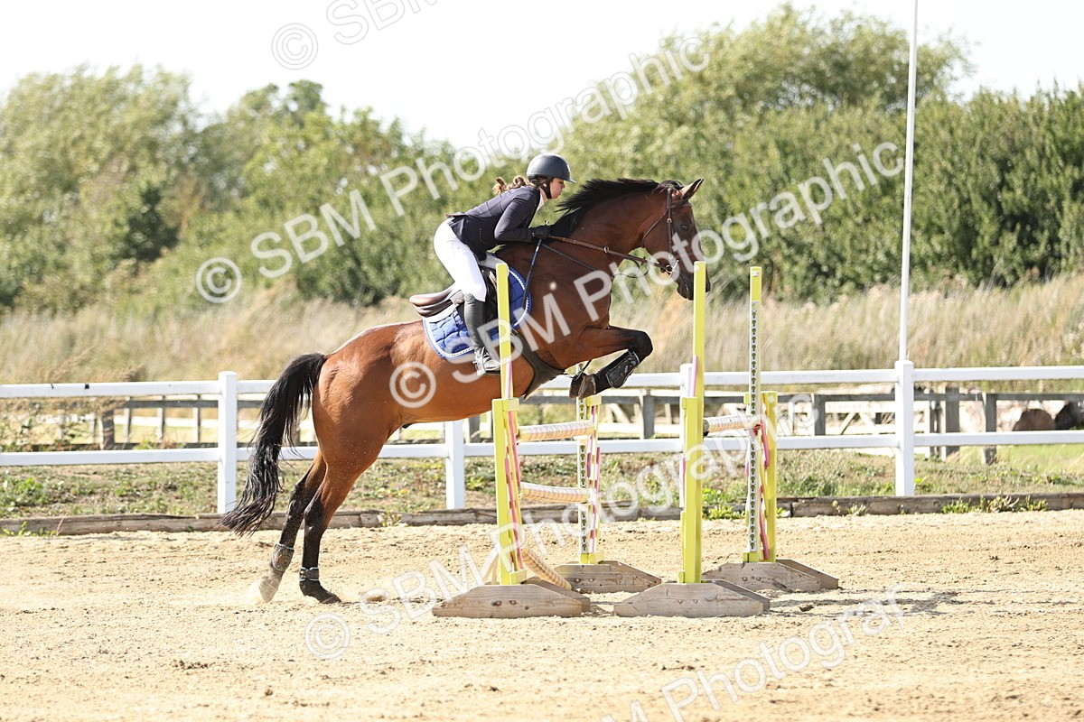 SBM_005235 - Class 6 = Senior Newcomers - 1.10m Open