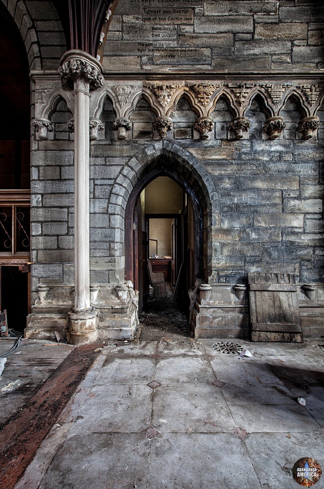 St. Peter's Episcopal Church (Germantown, PA) | Ornate Stonework - St. Peter's Episcopal Church