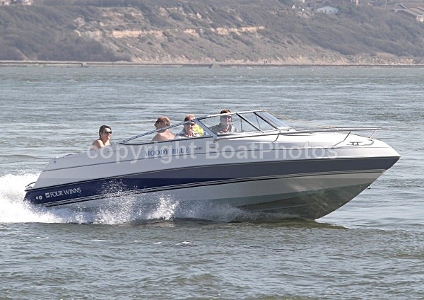 100417 MOODY BLUE IMG_1916jpg - Motorboats - Open