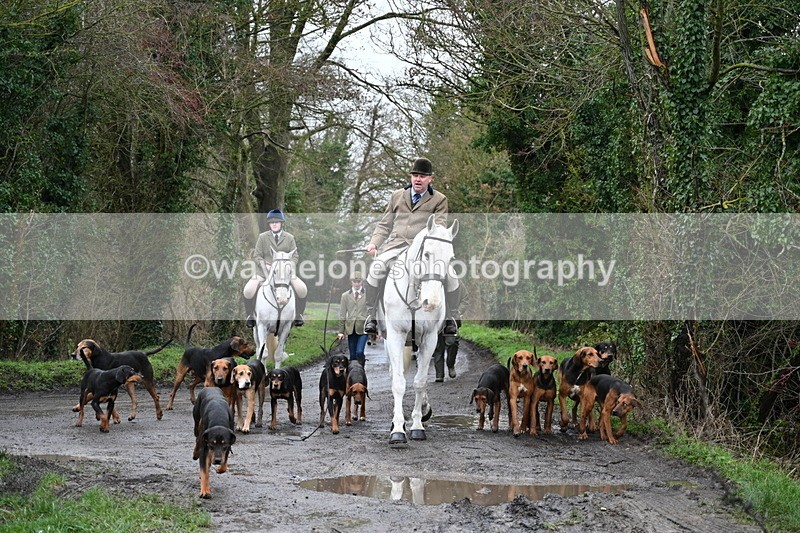 WJ7_9422 - Walk out..