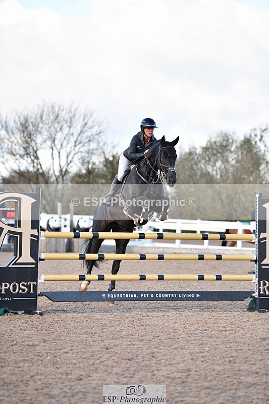 231110A-143917-00822 - Cls 6 Foxhunter & 1.20m Open