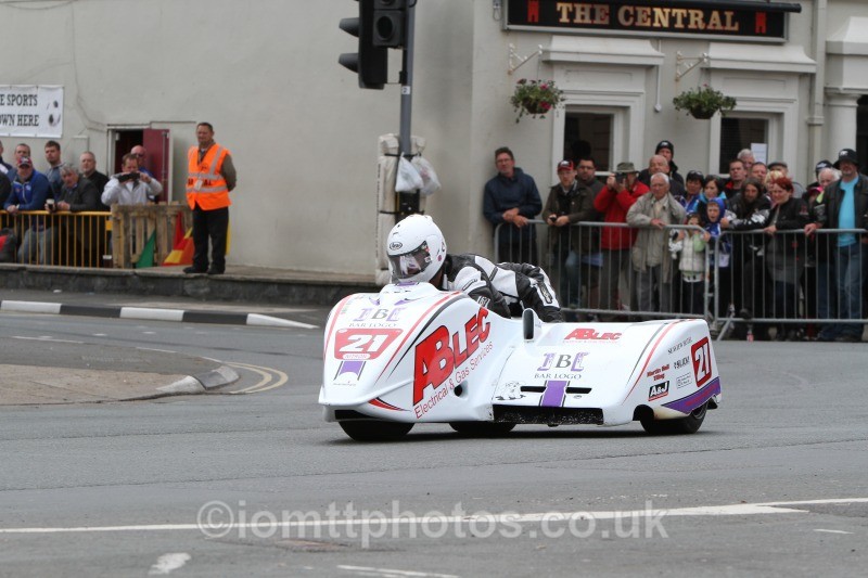 Darren Hope & Paul Bumfrey - Sure Sidecar Race 2