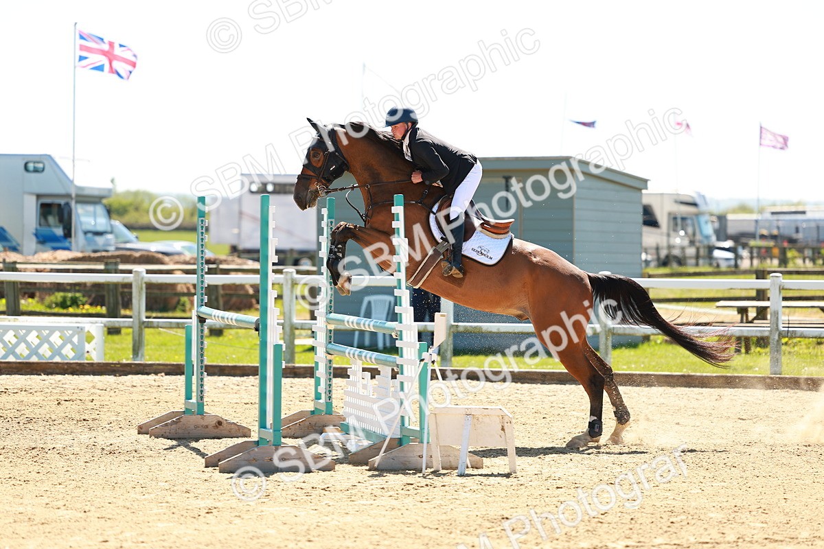 SBM_001079 - Class 4 - Senior Newcomers 1.10m